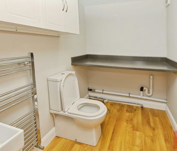 Terraced House to rent on - Photo 5