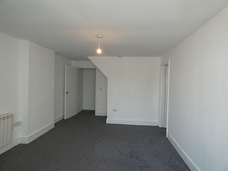 Bond Street Flat 3 - Photo 2