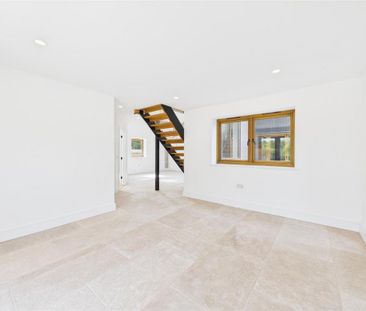 4 bedroom detached house to rent - Photo 4