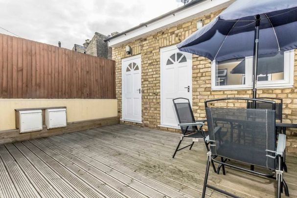 Chiswick High Road - Photo 1