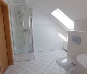 Ideal für Singles, junge Paare! Tolle 2-Raum Whg im DG. Bad m. Fens... - Foto 3