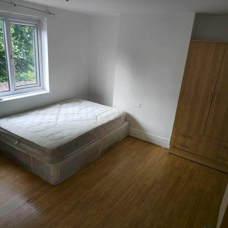 5 bedroom detached house to rent - Photo 1
