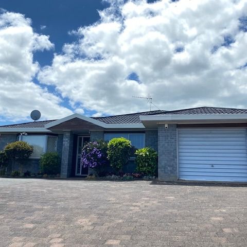 Located at Pakuranga 3 bedrooms - Photo 1