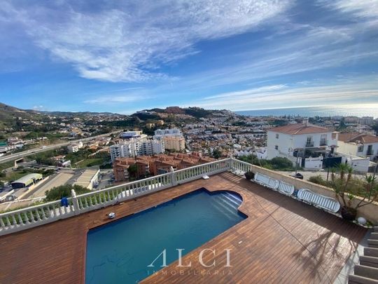 4 room luxury Villa for rent in Rincón de la Victoria, Andalusia - Photo 1