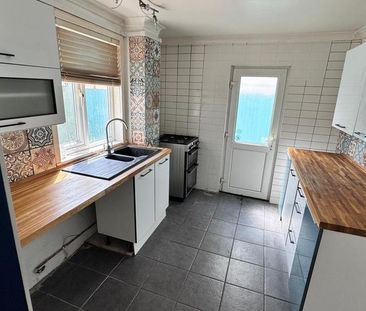 3 bedroom detached house to rent - Photo 5