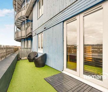 Sanford Street, Swindon, Wiltshire, SN1 - Photo 6