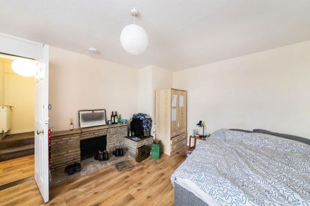 4 bedroom terraced house to rent - Photo 2