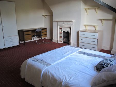 130 Warwick Road, Carlisle (STUDENT HOUSE) - 7 Rooms available for 2025 - Photo 3