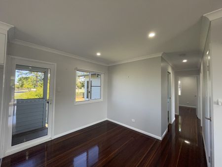 Tastefully renovated - Photo 4