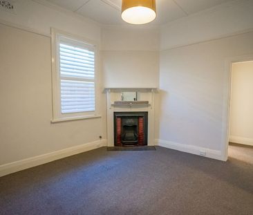 Delightful House in Convenient Location! - Photo 4