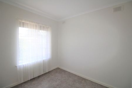 Modern 2 Bedroom Unit with Large Rear Yard - Photo 4