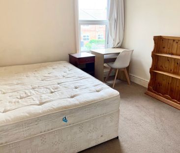 AVON ROAD, CHARMINSTER (P01268) - Photo 3