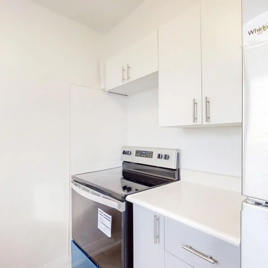 5000 Jane St — 1 Bedroom - Get 1 Month Free - Photo 1