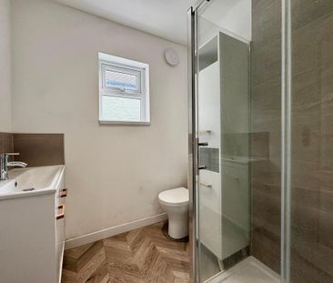 2 bedroom flat to rent - Photo 6