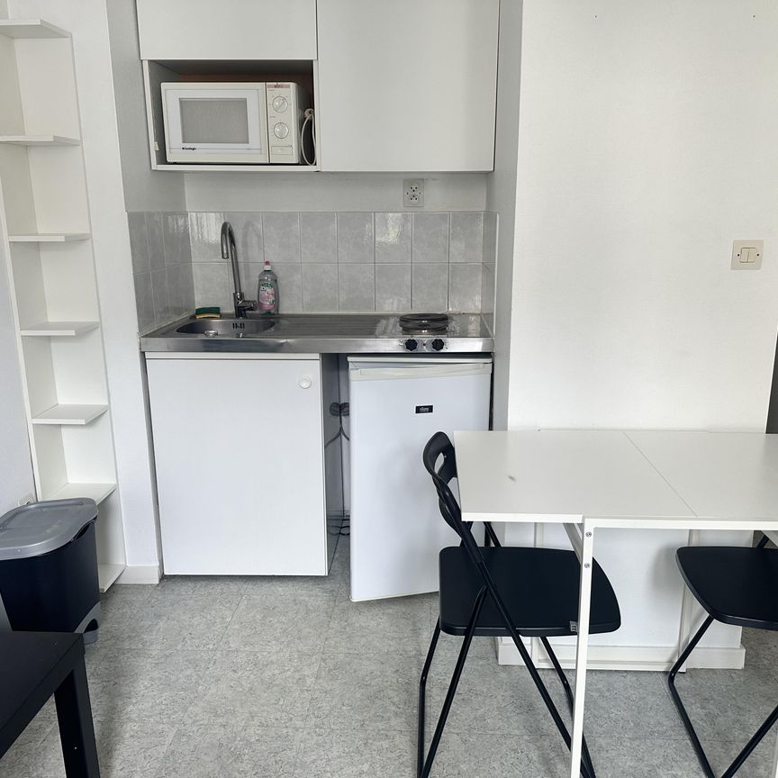 Location / Studio meublé - Photo 1