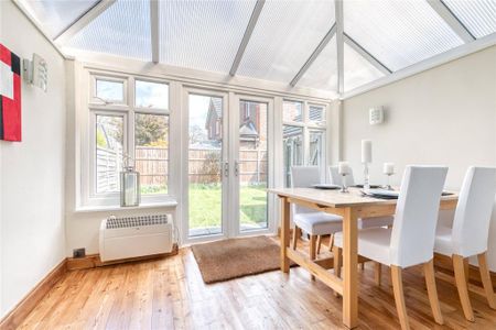 2 bedroom terraced house to rent - Photo 4