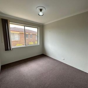 2/4 Bowers Place, Queanbeyan - Photo 3