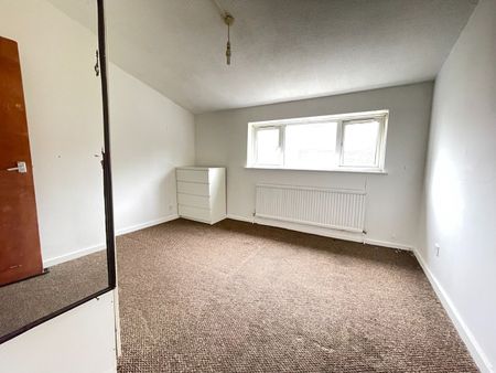 4 Bed Terraced House, Westbury Road, IG11 - Photo 5