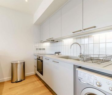 2 bedroom penthouse to rent - Photo 6