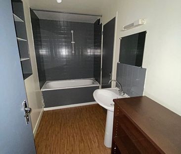 Location Appartement 3 pièces 68m² - Photo 4