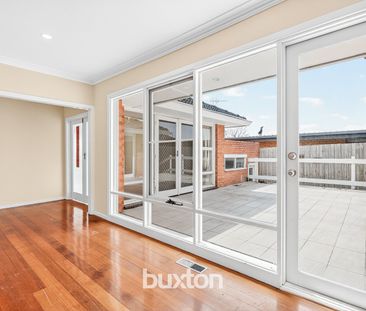 Charming Family Living in the Heart of Ashwood - Photo 1