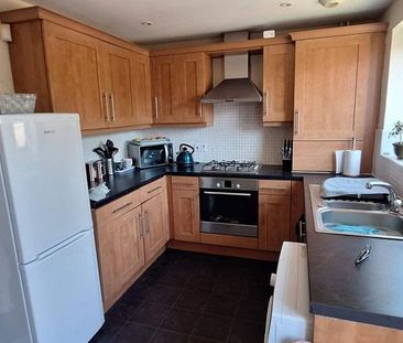 3 bedroom semi-detached house to rent - Photo 6