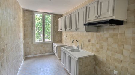 Location Appartement 4 pièces 108m² - Photo 4