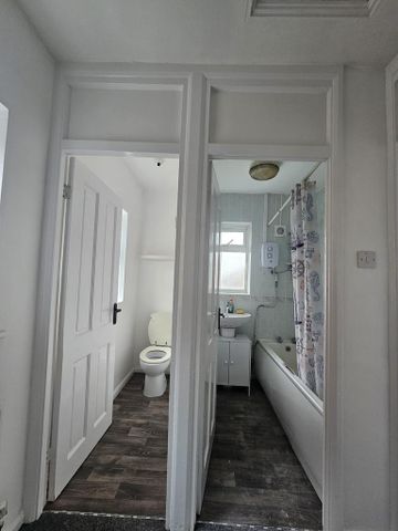 1 bedroom in a house share to rent - Photo 4