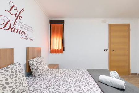 Calle Ramón de Rocafull, Valencia, Valencian Community 46011 - Photo 5