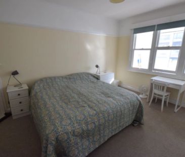 To Rent Sea Road, Boscombe, Bournemouth, BH5 £1,200 pcm Tenancy Info - Photo 5