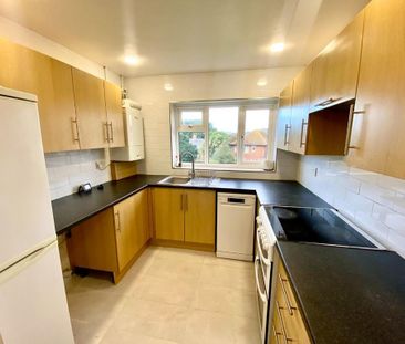 2 bedroom flat to rent - Photo 4