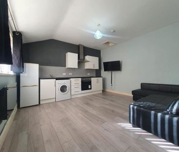 1 bedroom flat to rent - Photo 6