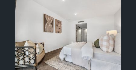 Brand New Carpet & Freshly Painted - Photo 2