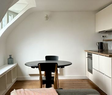 75009 Paris 75009 - Place d'Estienne d'Orves - Photo 5