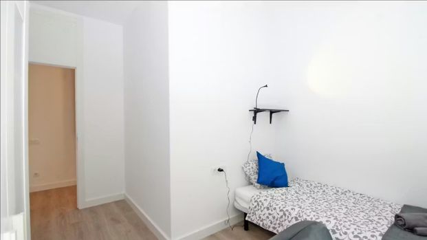 Carrer del Pas de lEnsenyança, Barcelona, Catalonia 08002 - Photo 1