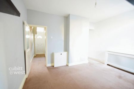 2 bedroom terraced house to rent - Photo 2