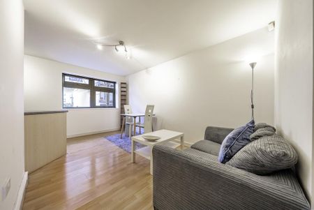 Studio to rent - Photo 2