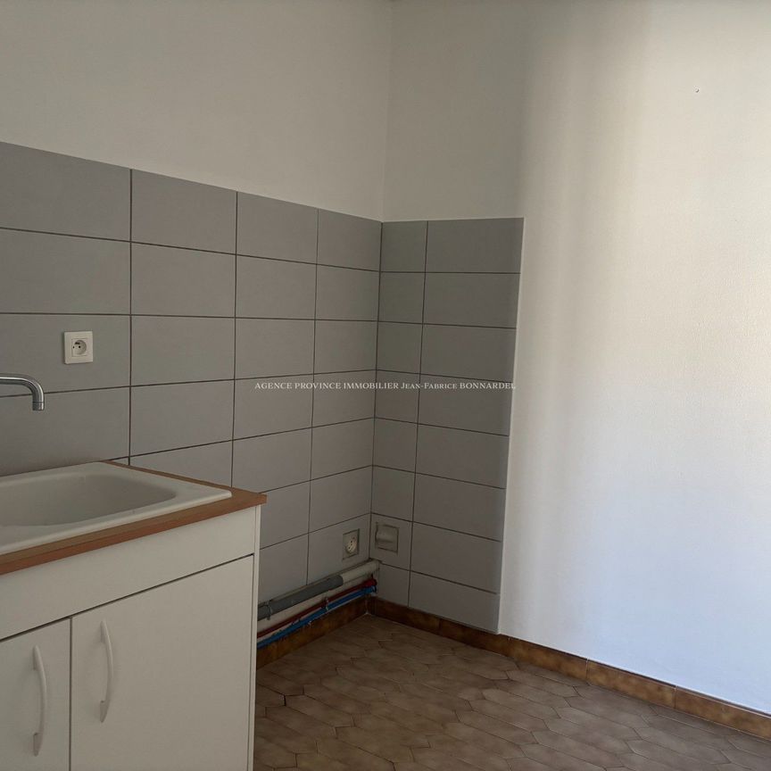 Location Appartement 2 pièces 41m² VALREAS 84600 - Photo 1
