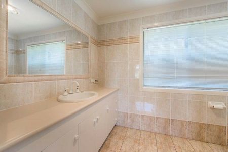 38 Voyager Circuit, Bridgeman Downs QLD, Belconnen - Photo 5