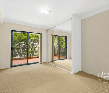 Modern Living in a Prime Miranda Location - Photo 2