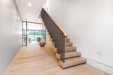 Lightoak, Barnet Road, Arkley - Photo 2