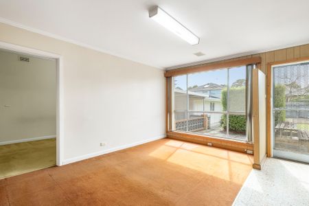 8 Gabriel Avenue, Malvern East VIC 3145 - House For Rent | Domain - Photo 2