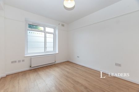 2 bedroom flat to rent Springfield Court - Photo 3