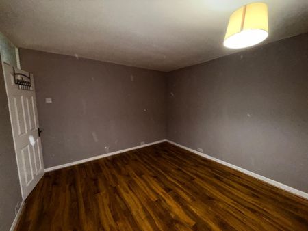 3 Bed Semi-Detached House, Berwyn Avenue, CV6 - Photo 2