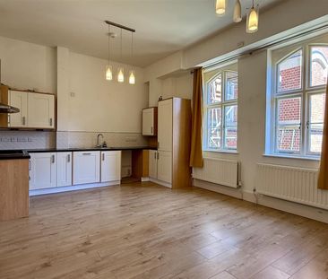 Frome Court, Bartestree - Photo 2