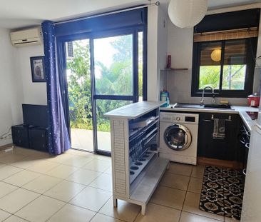 Location Appartement 1 pièce 26m² LES AVIRONS 97425 - Photo 3
