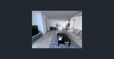 Top Floor 2-Bedroom, 2-Bathroom Apartment with Parking for Rent - Photo 4