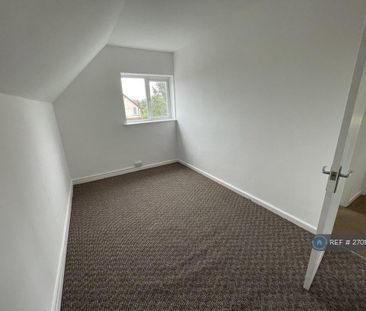 3 bedroom semi-detached house to rent - Photo 6