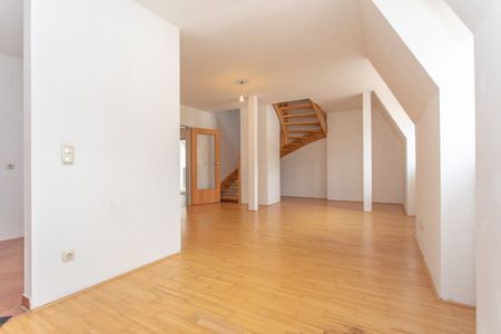 Modernes Wohnen in Gresten - 3 Zimmer Maisonette Wohnung mit Galerie Charakter - Foto 2