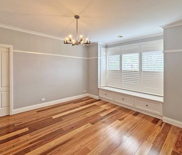 Stunning & Elegant - Photo 2